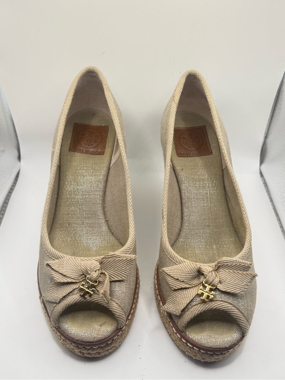 Tory Burch Tan Linen Wedge Espadrilles with Bow and Gold Logo - Picture 3 of 12